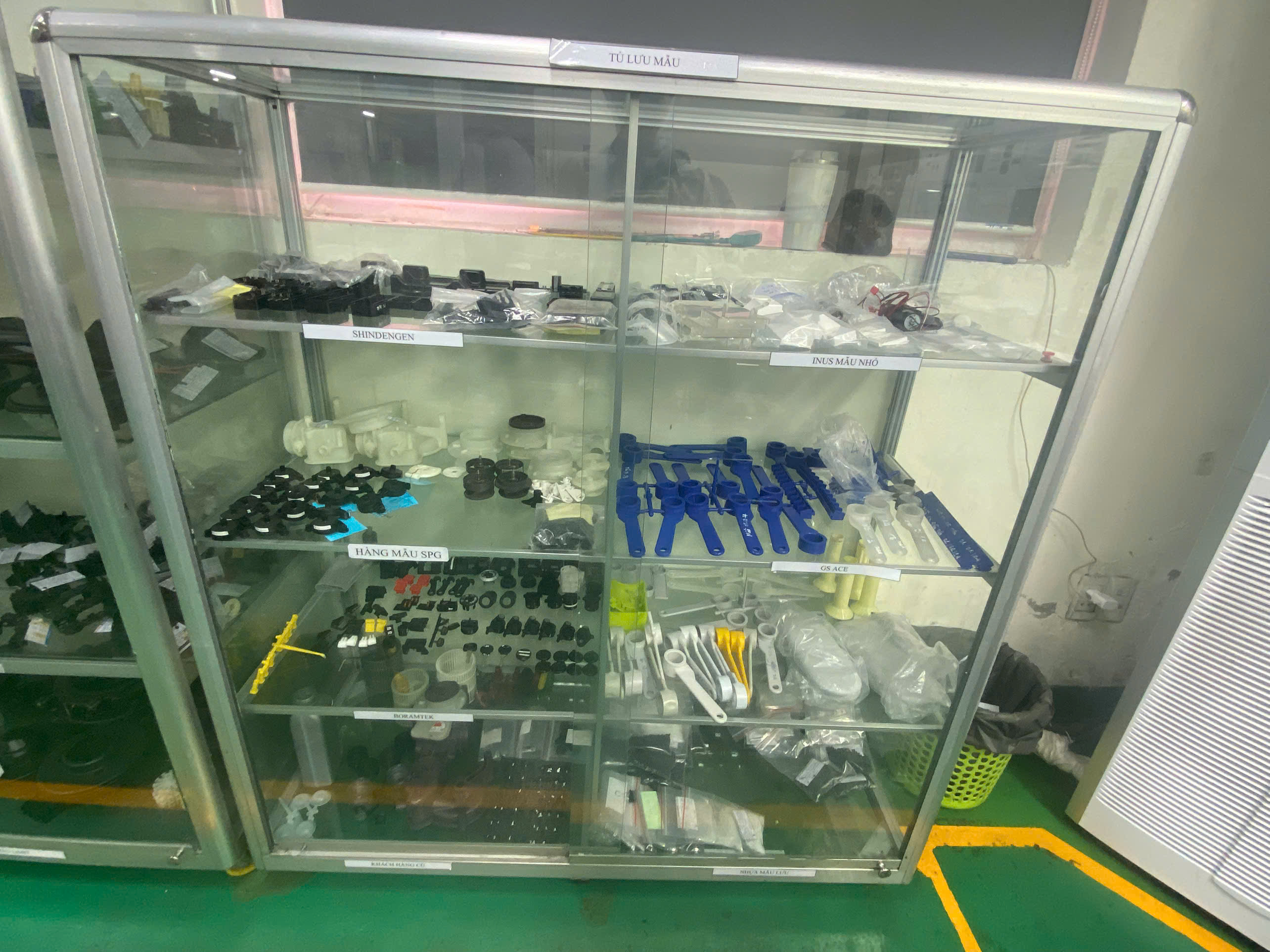 Sample sheft 2.jpg